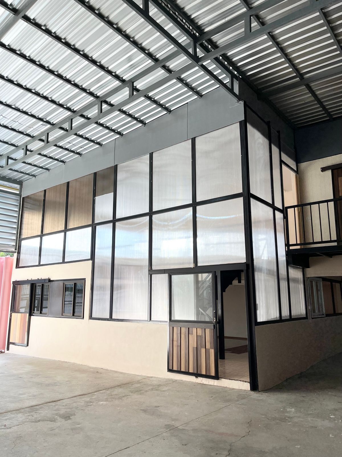 ให้เช่าโกดังรัชดา ห้วยขวาง : ให้เช่าโกดัง โซนรัชดาภิเษก ใกล้เซ็นทรัล พระราม 9 เพียง 4 นาที