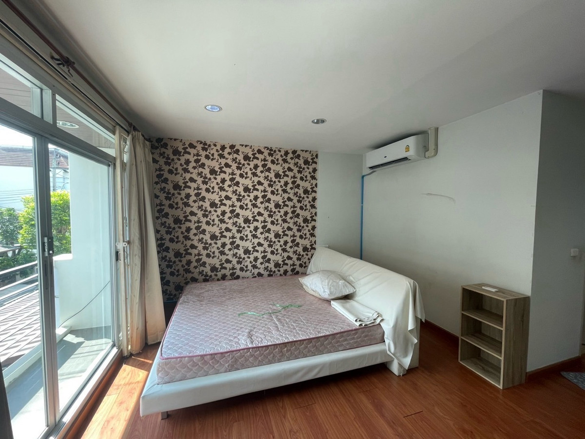 For RentTownhomeEakachai, Bang Bon : House for rent, Klang Muang, Sathorn, Taksin, near BTS Wutthakat, The Mall Tha Phra.