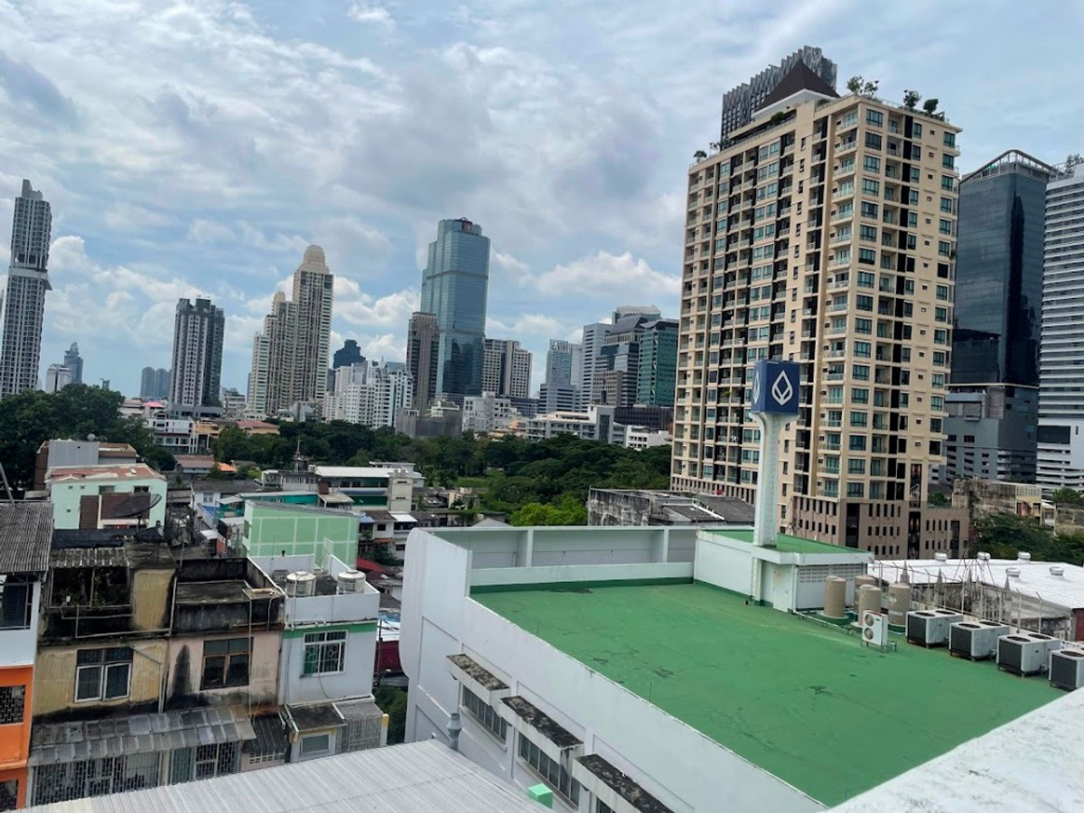 For RentCondoSathorn, Narathiwat : Baฟn Pruksa Siri Suanplu Condo, 2nd floor, 138 sqm, 3 bedrooms, 3 bathrooms ready to move in