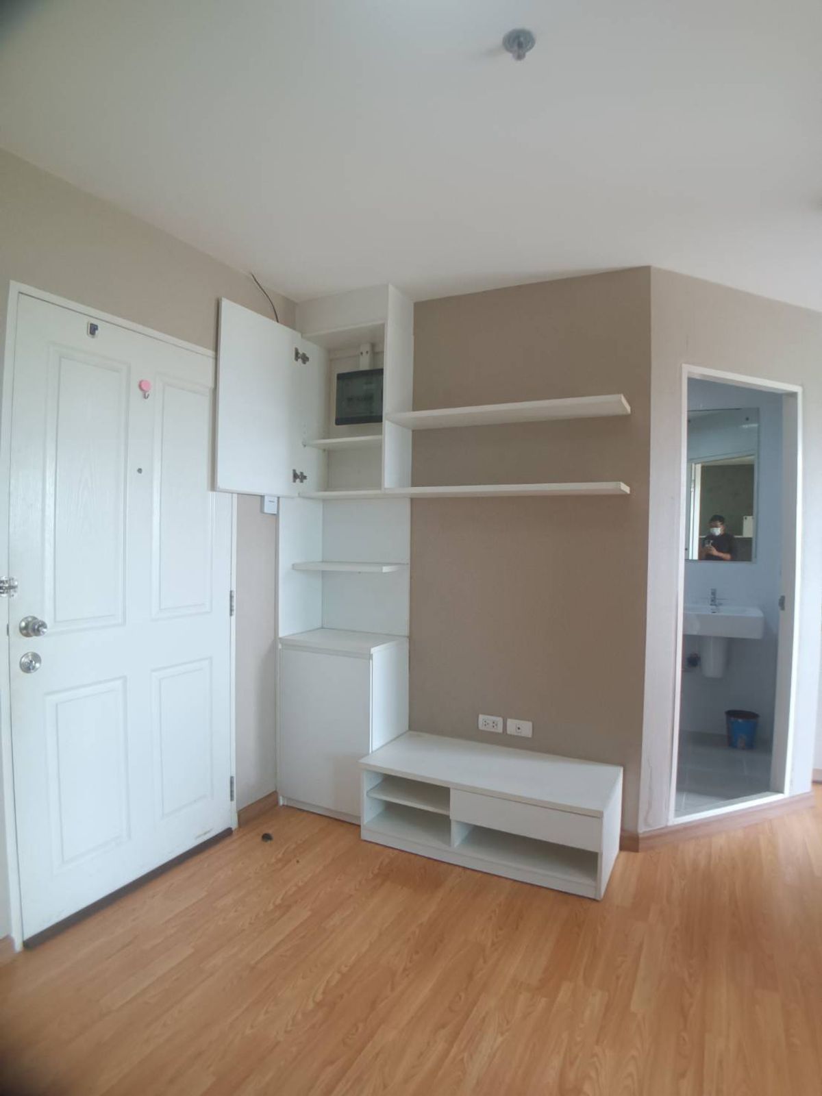 For SaleCondoPinklao, Charansanitwong : Condo next to the main road, Borommaratchachonnani Rd. 2.9 km from MRT