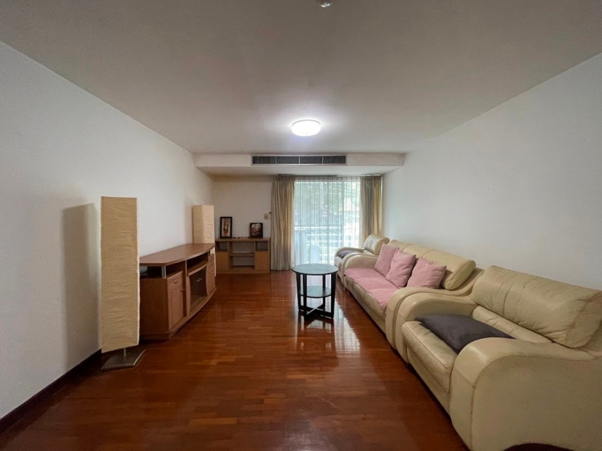 For RentCondoSathorn, Narathiwat : Baฟn Pruksa Siri Suanplu Condo, 2nd floor, 138 sqm, 3 bedrooms, 3 bathrooms ready to move in