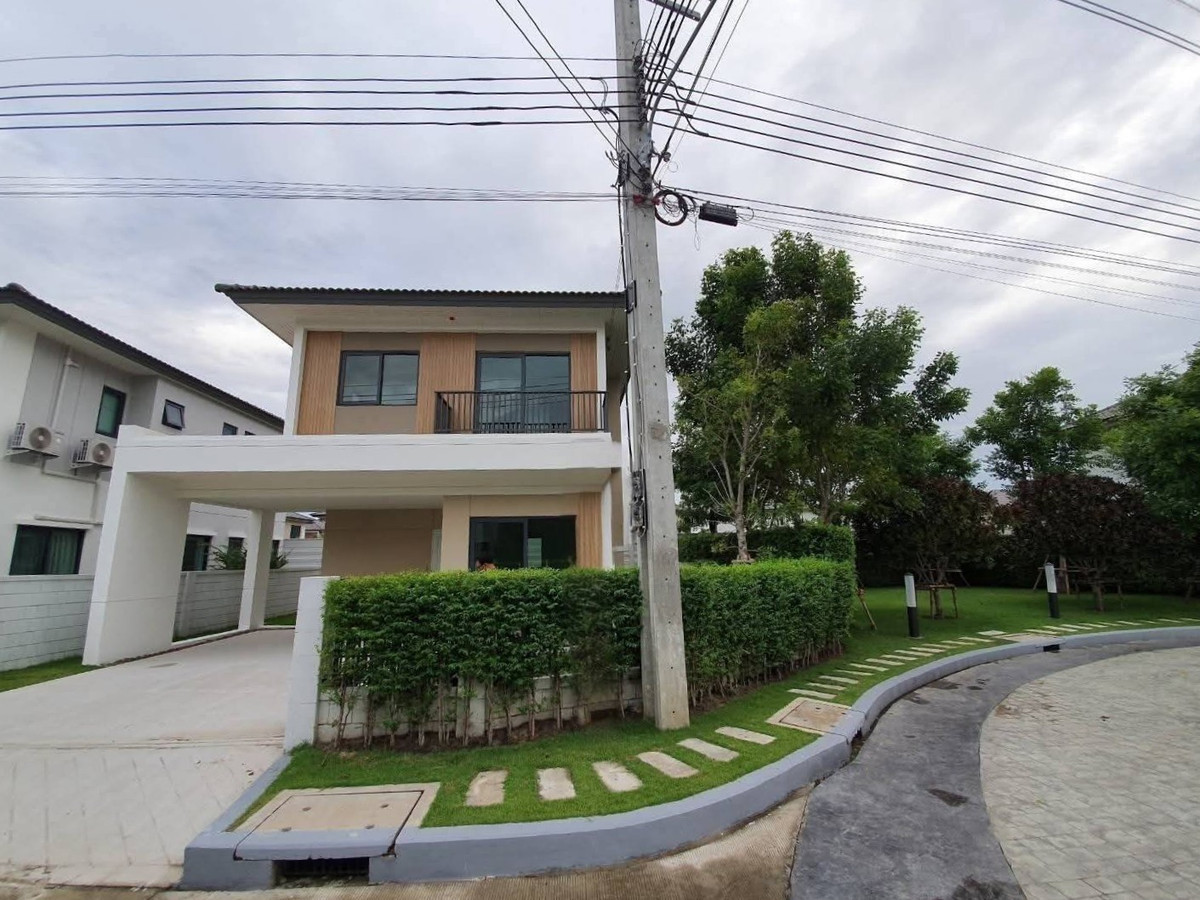 For RentHouseLadkrabang, Suwannaphum Airport : 🏡 Rent a detached house, Centro Onnut-Suvarnabhumi ✈️ near Suvarnabhumi Airport only 8 only furniture and electrical appliances. The house is free, ready to move in. ✅✅ 🐶🐱 1 small animal raising 🐶🐱