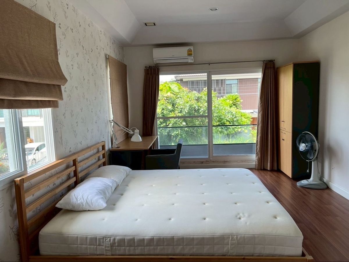 ให้เช่าบ้านลาดกระบัง สุวรรณภูมิ : ปล่อยเช่า บ้านใหม่ เฟอร์ครบ หิ้วกระเป๋าเข้าอยู่ได้ทันที  🌳🐕🐹 เลี้ยงสุนัข–แมวได้  มัณฑนา อ่อนนุช-วงแหวน 3