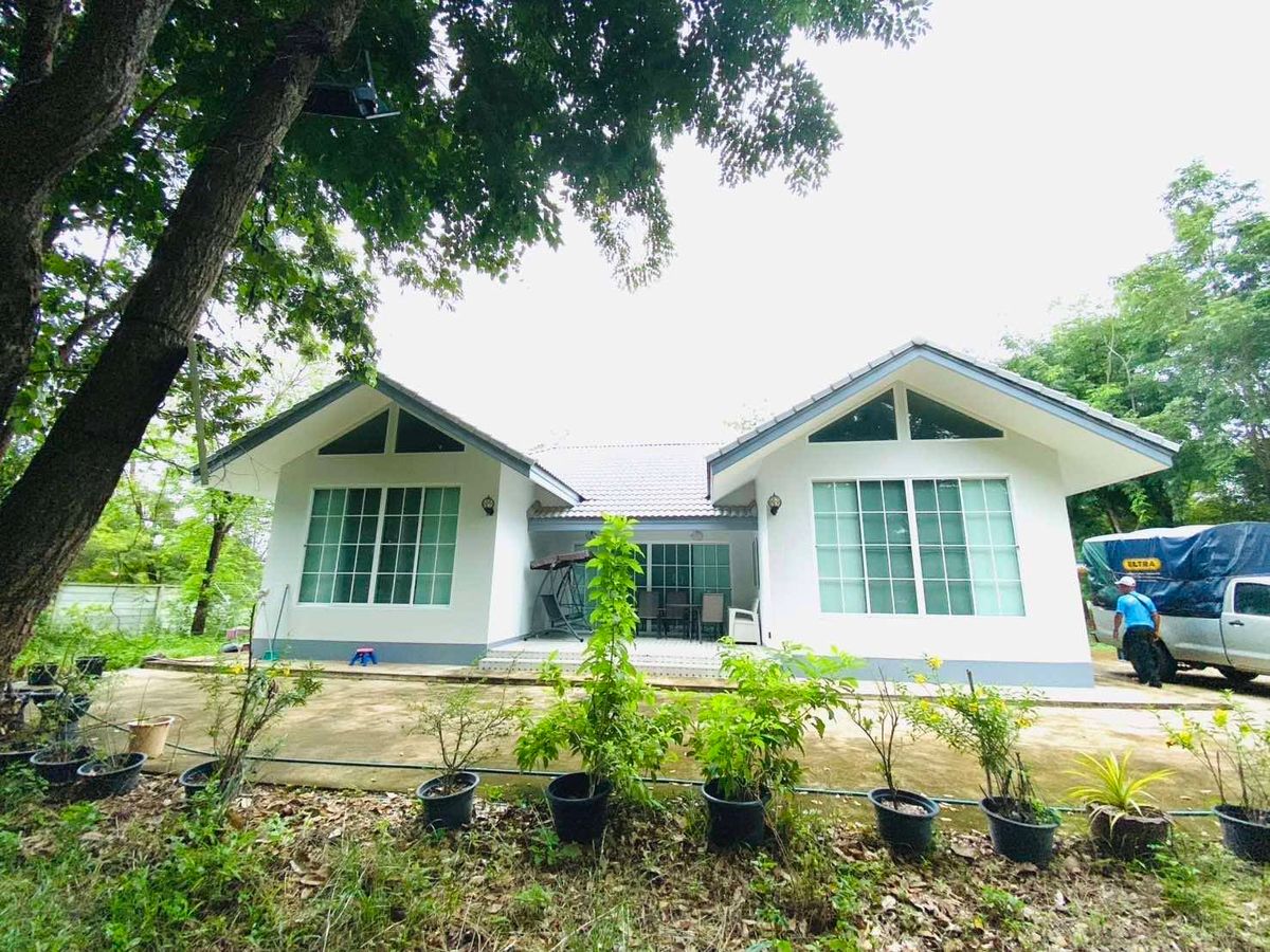 For SaleHouseUbon Ratchathani : Selling very cheap !! Ban Suan 3-1-66 Rai, good location, Mueang Ubon Ratchathani District, good location near Makro Big C, Ubon Bus Station