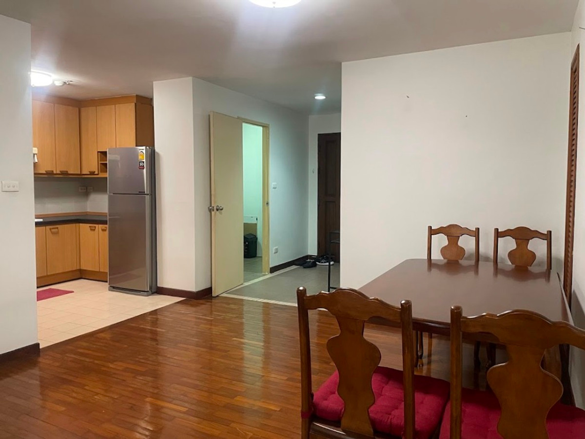 For RentCondoSathorn, Narathiwat : Baฟn Pruksa Siri Suanplu Condo, 2nd floor, 138 sqm, 3 bedrooms, 3 bathrooms ready to move in