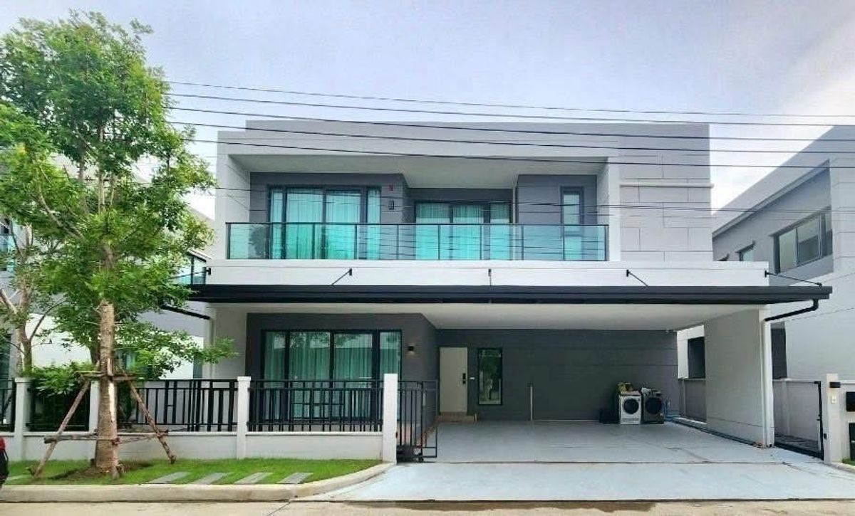 ให้เช่าบ้านบางนา แบริ่ง ลาซาล : 💥 For Rent / For Sale – Single House, Centro Bangna 💥📍 Best price in the project! 17.5 MB with full built-ins, ready to move in.
Near Mega Bangna & Concordian International School. Facing North.125,000THB/month