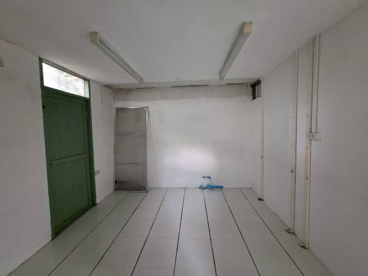 ให้เช่าร้านค้า/ตลาดนัดสาทร นราธิวาส : BTS ช่องนนทรี พื้นที่เช่า 2 ชั้น 170 ตร.ม. สาทร - สีลม - ช่องนนทรี มีที่จอดรถใกล้เคียง | BTS Chong Nonsi with Commercial Space 2-Storeys is sizing 170 sq.m., for Businesses at Sathorn - Silom - Chong Nonsi with Parking Services Around Area