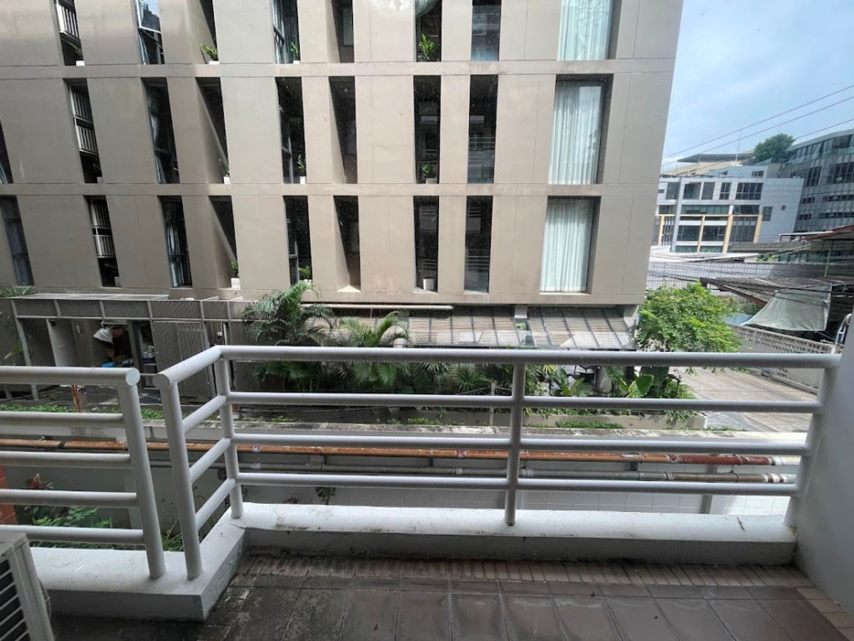 For RentCondoSathorn, Narathiwat : Baฟn Pruksa Siri Suanplu Condo, 2nd floor, 138 sqm, 3 bedrooms, 3 bathrooms ready to move in