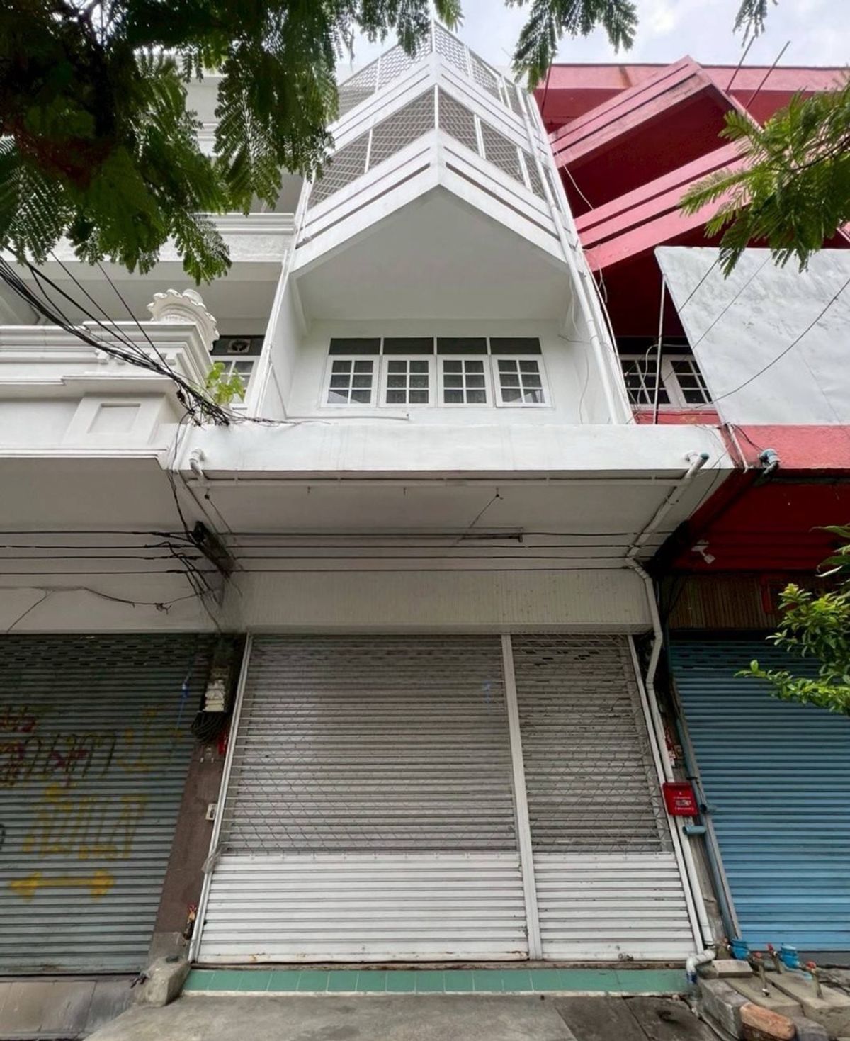 ขายอาคารพาณิชย์พัฒนาการ ศรีนครินทร์ : ตึกแถวริมถนนพัฒนาการ 3.5 ชั้น yield up to 7% ติดถนนใหญ่