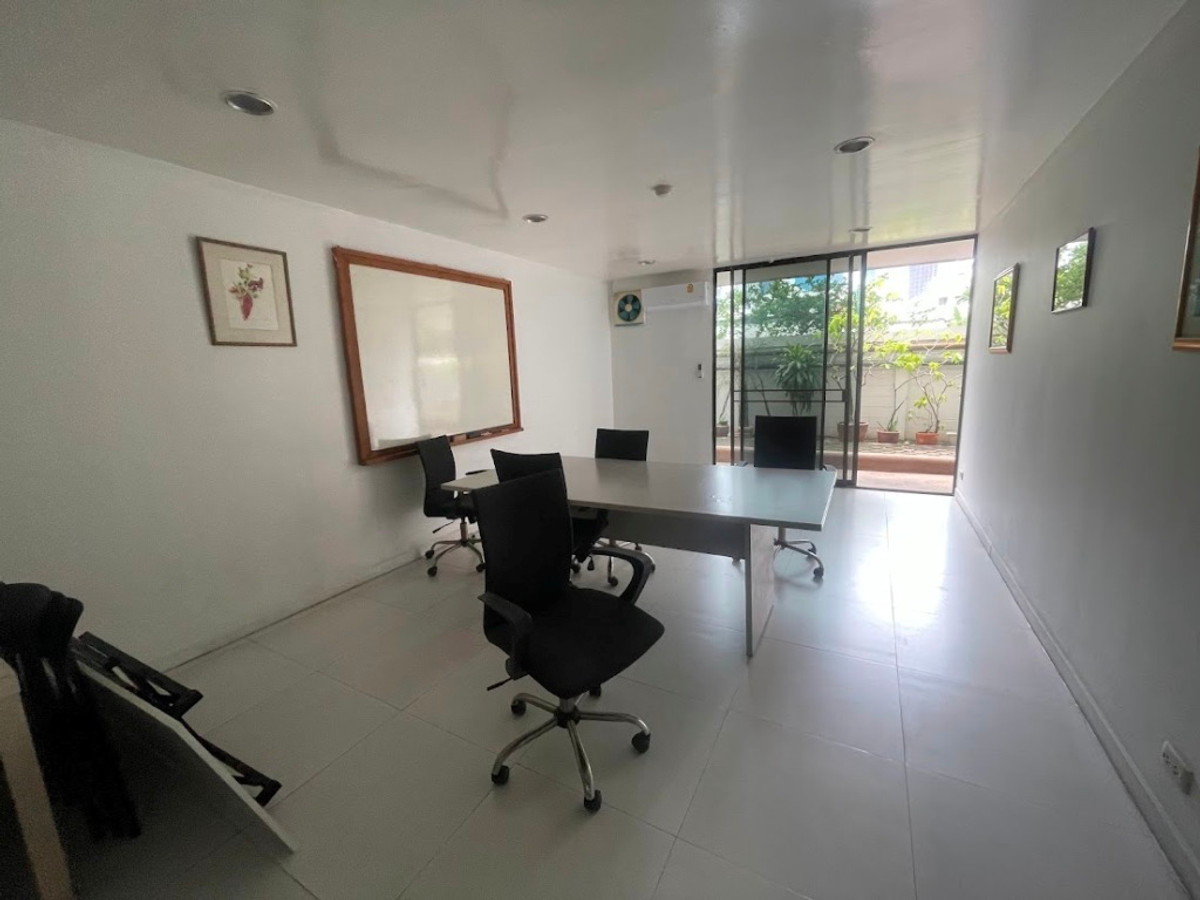 For RentCondoSathorn, Narathiwat : Baฟn Pruksa Siri Suanplu Condo, 2nd floor, 138 sqm, 3 bedrooms, 3 bathrooms ready to move in