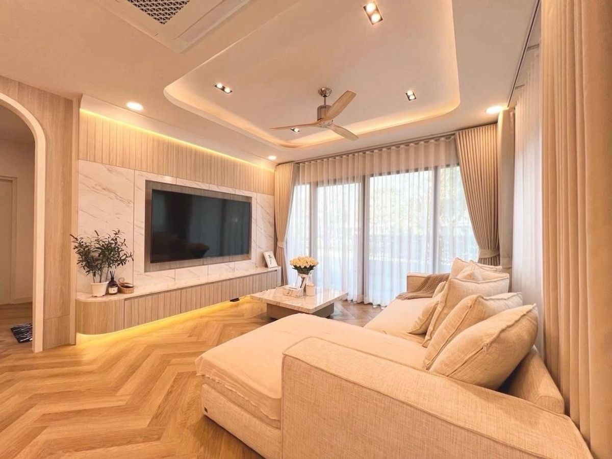 For RentHouseBangna, Bearing, Lasalle : 🏡 Rent a detached house in front of the garden Near the club house Near Mega Bangna And the International School of Centro Bangna Project | Sentro Bangna