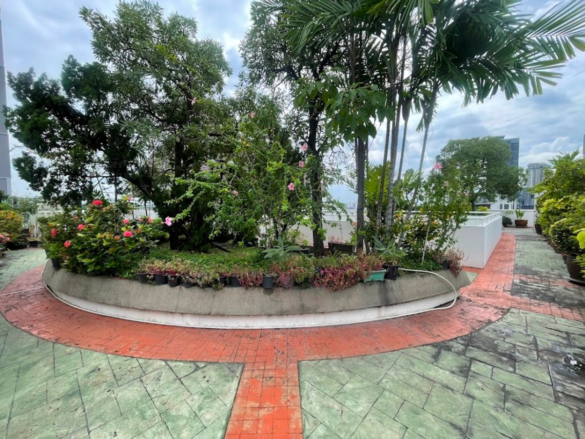 For RentCondoSathorn, Narathiwat : Baฟn Pruksa Siri Suanplu Condo, 2nd floor, 138 sqm, 3 bedrooms, 3 bathrooms ready to move in