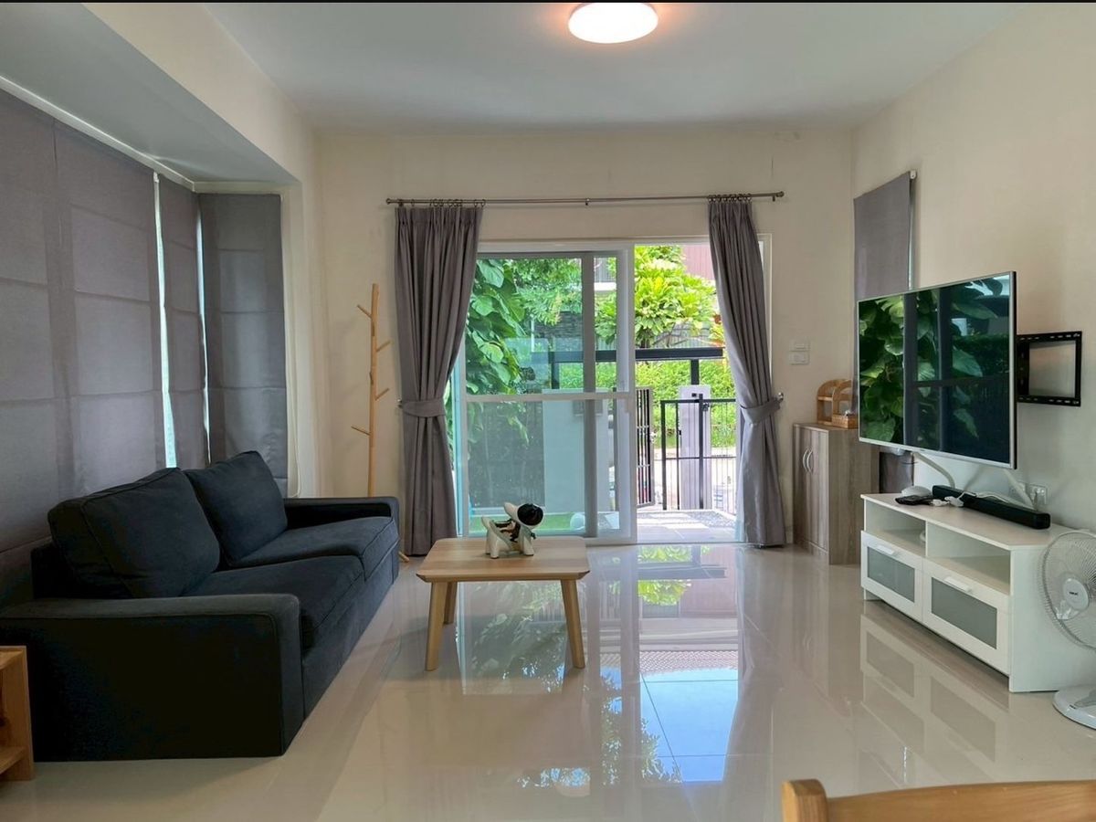 ให้เช่าบ้านลาดกระบัง สุวรรณภูมิ : ปล่อยเช่า บ้านใหม่ เฟอร์ครบ หิ้วกระเป๋าเข้าอยู่ได้ทันที  🌳🐕🐹 เลี้ยงสุนัข–แมวได้  มัณฑนา อ่อนนุช-วงแหวน 3