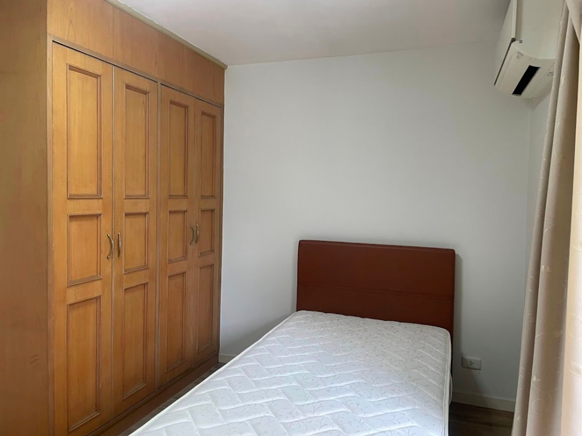 For RentCondoSathorn, Narathiwat : Baฟn Pruksa Siri Suanplu Condo, 2nd floor, 138 sqm, 3 bedrooms, 3 bathrooms ready to move in