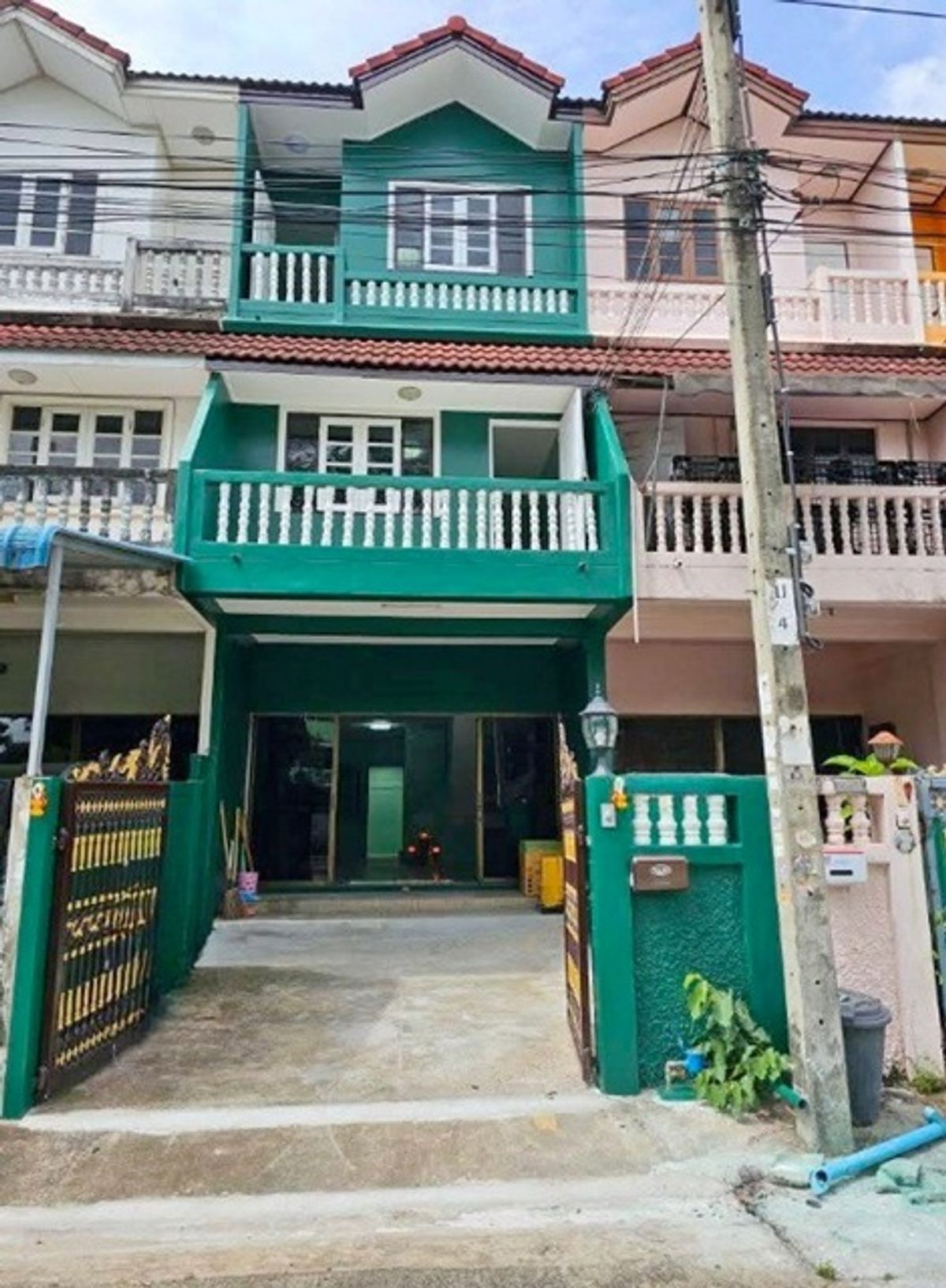 ให้เช่าทาวน์โฮมท่าพระ ตลาดพลู วุฒากาศ : เซ็นทรัล พระราม2 2กม.BTSวุฒากาศ-ตลาดพลู ให้เช่าทาวน์โฮม 3 ชั้น ใหม่ พึ่งเสร็จ 22ตร.วา. 3นอน