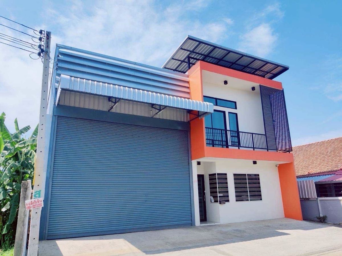 For RentWarehousePathum Thani,Rangsit, Thammasat : Warehouse for rent, Lam Luk Ka, Khlong 4, total usable area 400 sq m., has a 2-story office, size 175 sq m., usable area in the warehouse 220 sq m., fenced around the edge. You can do a factory in the purple area.