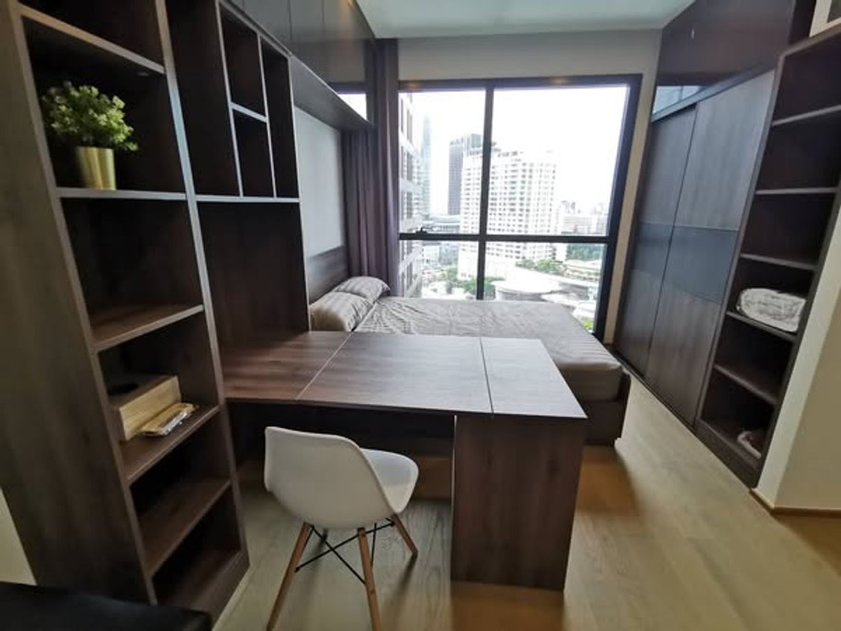 ให้เช่าคอนโดสยาม จุฬา สามย่าน : Ashton Chula Silom【𝐑𝐄𝐍𝐓】🔥เอาใจสายเท่ แต่ยังคงความมินิมอลมินิใจ เฟอร์ครบ ตอบโจทย์ทุกการใช้ชีวิต🔥  ติดต่อไลน์ไอดี: @hacondo