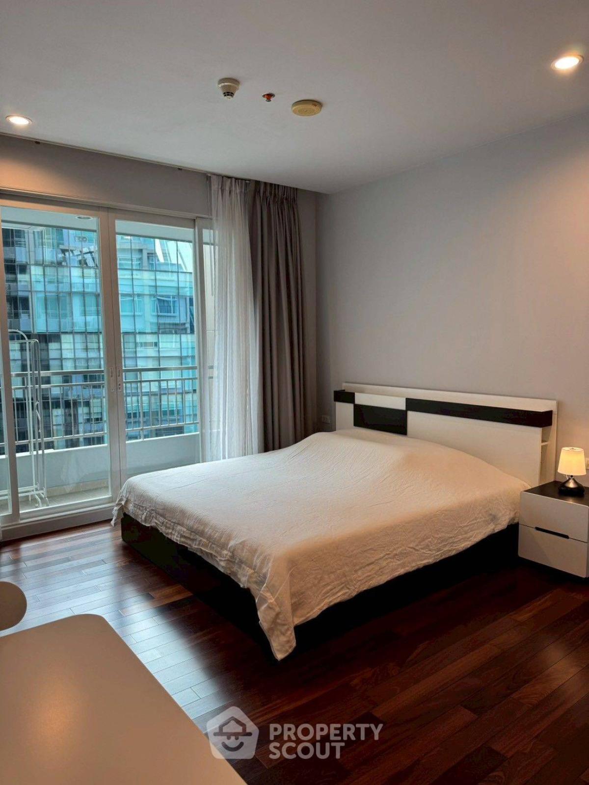 For RentCondoRama9, Petchburi, RCA : 1-BR Condo at Circle Condominium near MRT Phetchaburi
