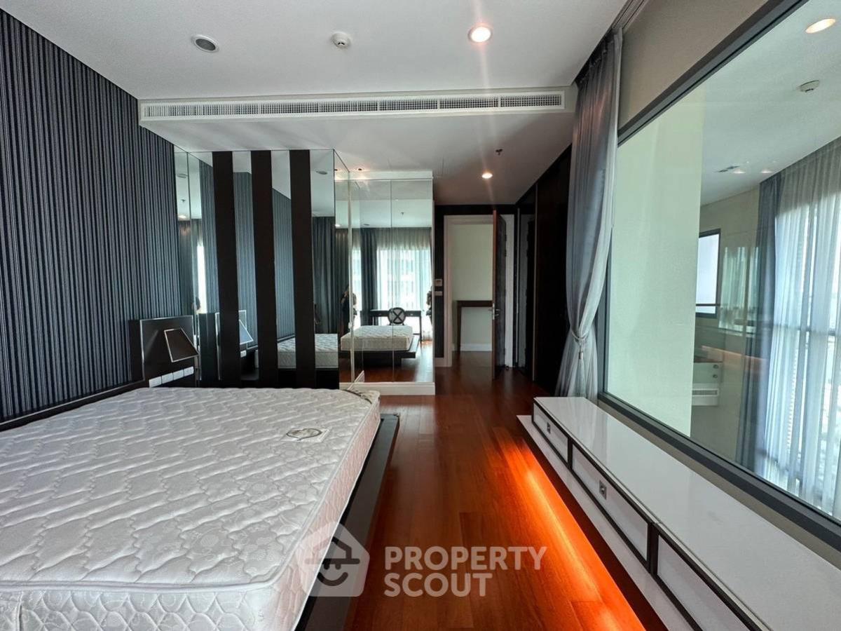 For RentCondoSukhumvit, Asoke, Thonglor : 3-BR Condo at Bright Sukhumvit 24 Condominium near BTS Phrom Phong