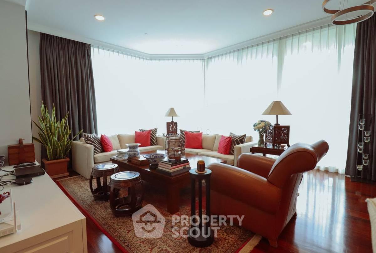 For SaleCondoSukhumvit, Asoke, Thonglor : 3-BR Condo at Royce Private Residences near MRT Sukhumvit