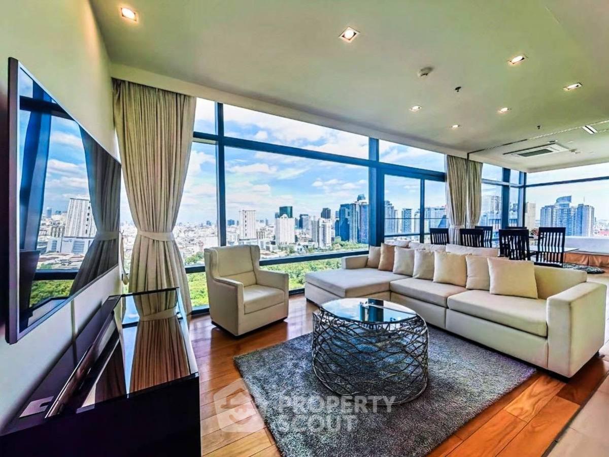 For SaleCondoRama9, Petchburi, RCA : 2-BR Condo at Circle Living Prototype New Petchburi near MRT Phetchaburi