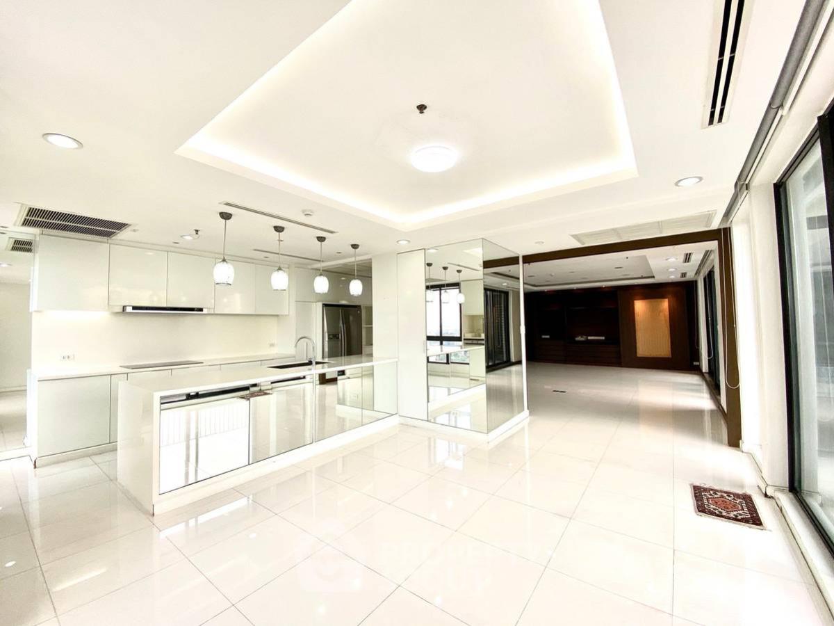 For SaleCondoSukhumvit, Asoke, Thonglor : 3-BR Condo at Icon 3 Condominium close to Thong Lo