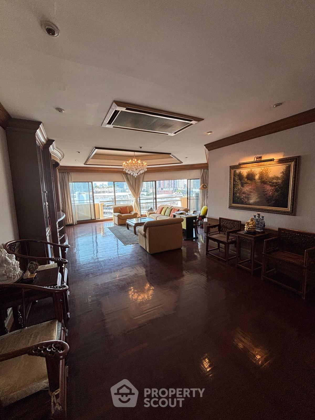 For SaleCondoSukhumvit, Asoke, Thonglor : 3-BR Condo at Castle Hill Mansion Condominium near BTS Ekkamai