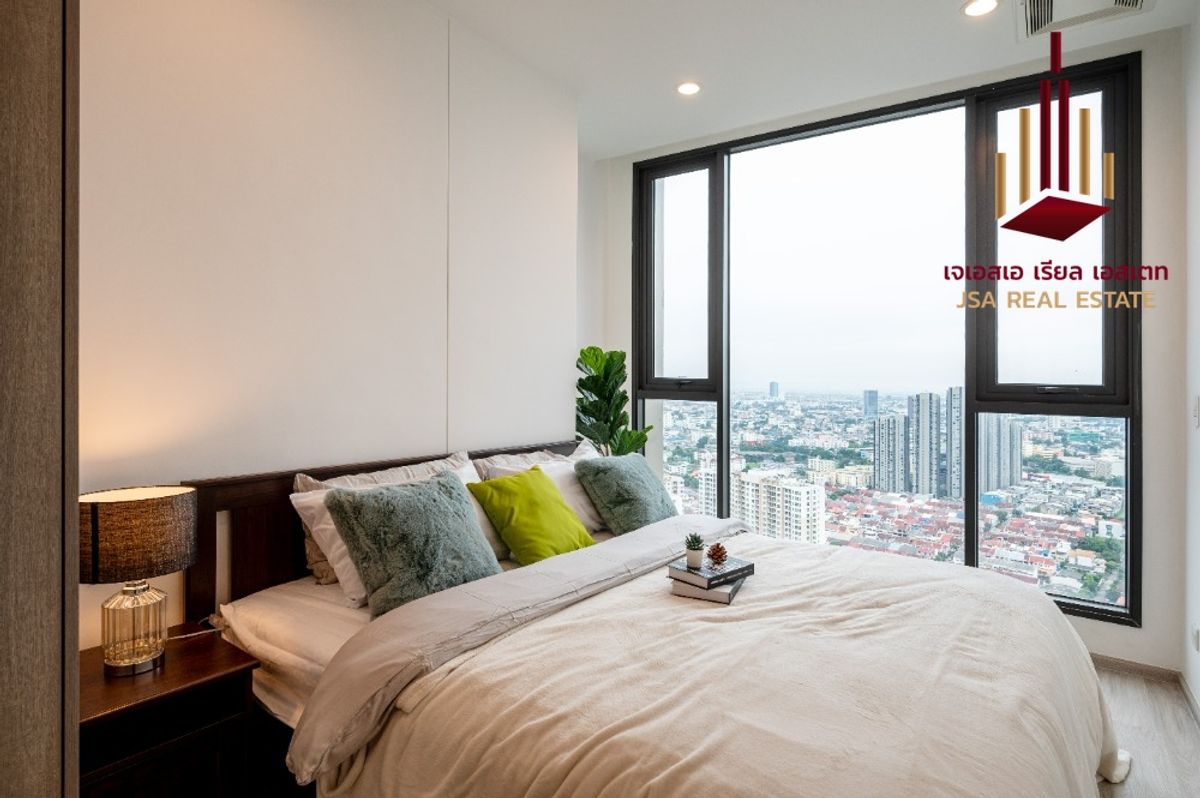 For SaleCondoOnnut, Udomsuk : ✨ For Sale: WHIZDOM ESSENCE CONDO ✨ 💰 ONLY 9,200,000 THB