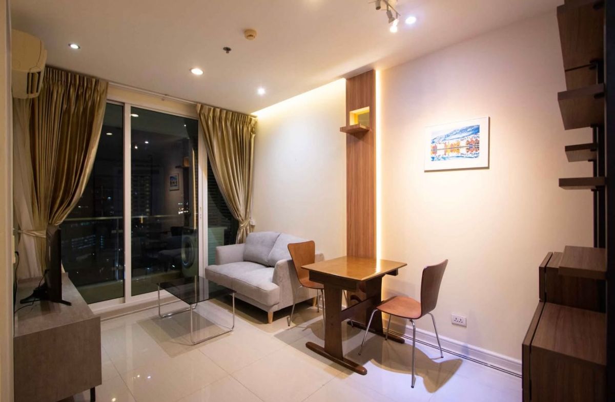 For RentCondoRama9, Petchburi, RCA : For rent 📍 T.C. Green 📍 Fully furnished and equipped, near MRT Rama 9