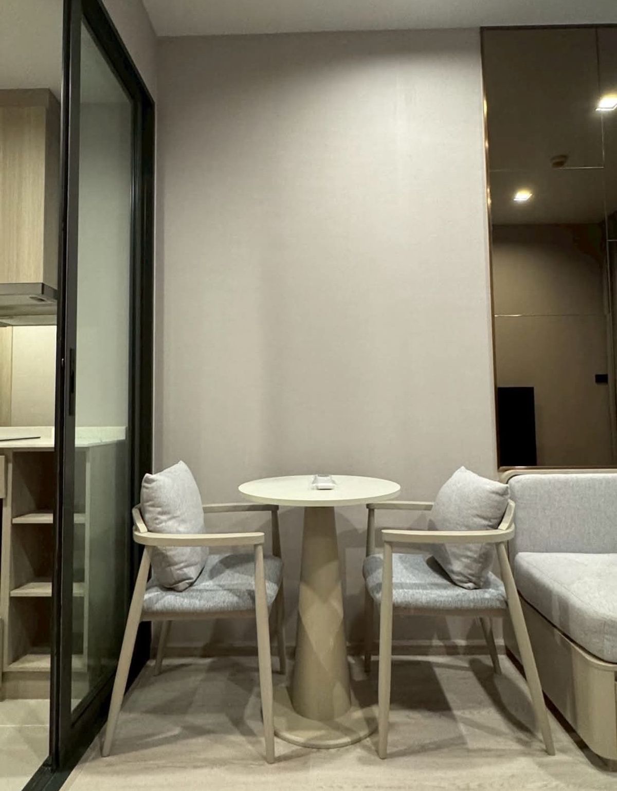 For RentCondoWongwianyai, Charoennakor : ให้เช่า ✨ Reference Sathorn - Wongwianyai ✨ เฟอร์นิเจอร์ และ เครื่องใช้ไฟฟ้าครบ ใกล้ BTS วงเวียนใหญ่