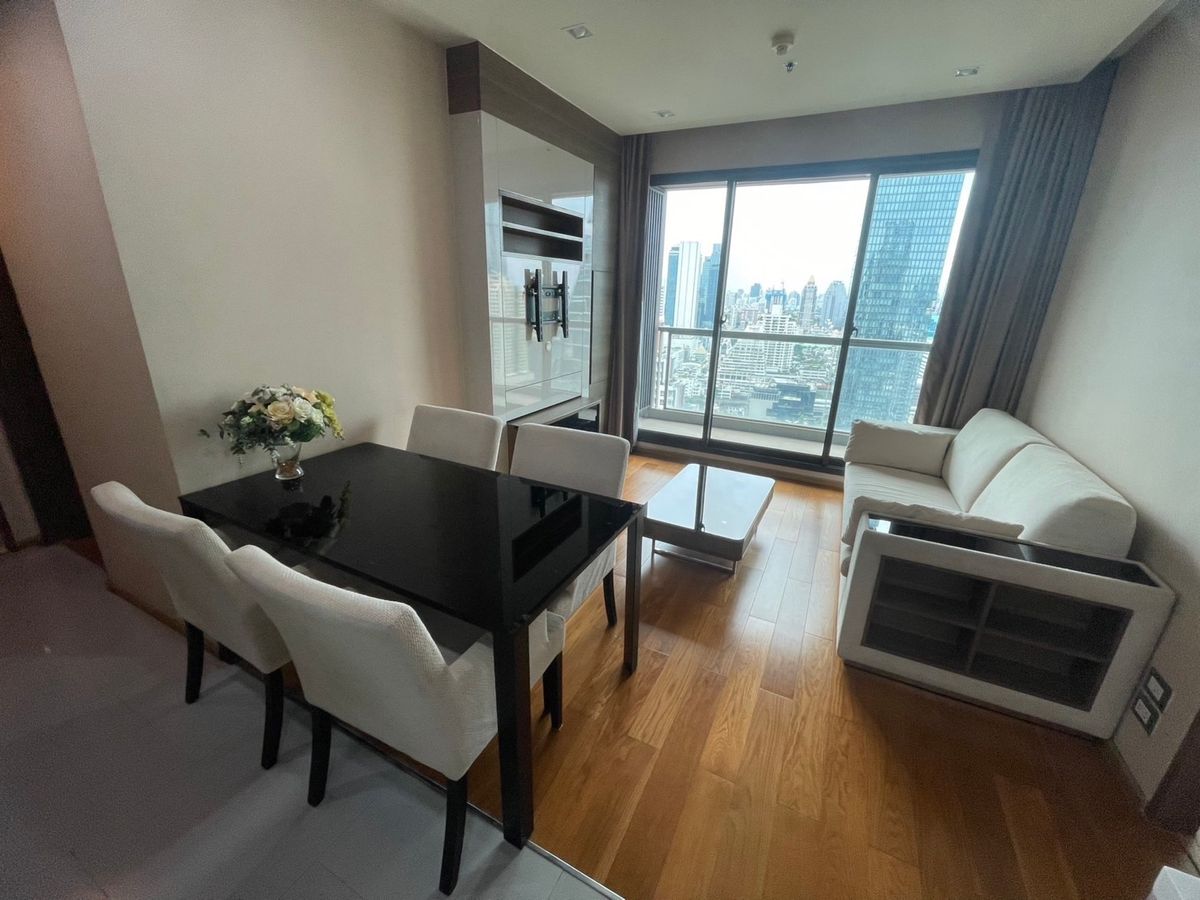 For RentCondoWongwianyai, Charoennakor : Rent & amp; Condo for sale The Address Sathorn, near BTS Chong Nonsi