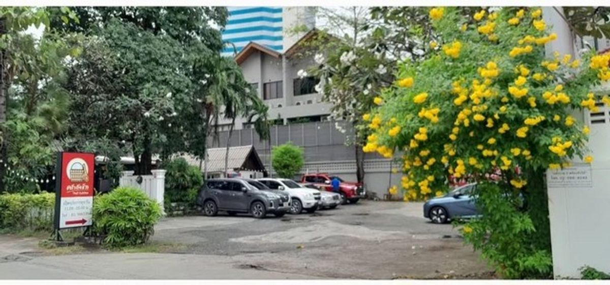 ให้เช่าบ้านสะพานควาย จตุจักร : HR2856ให้เช่าร้านอาหารพร้อมอุปกรณ์ ซอยวิภาวดี 20 พร้อมที่จอดรถ ใกล้การบินไทยสำนักงานใหญ่ 