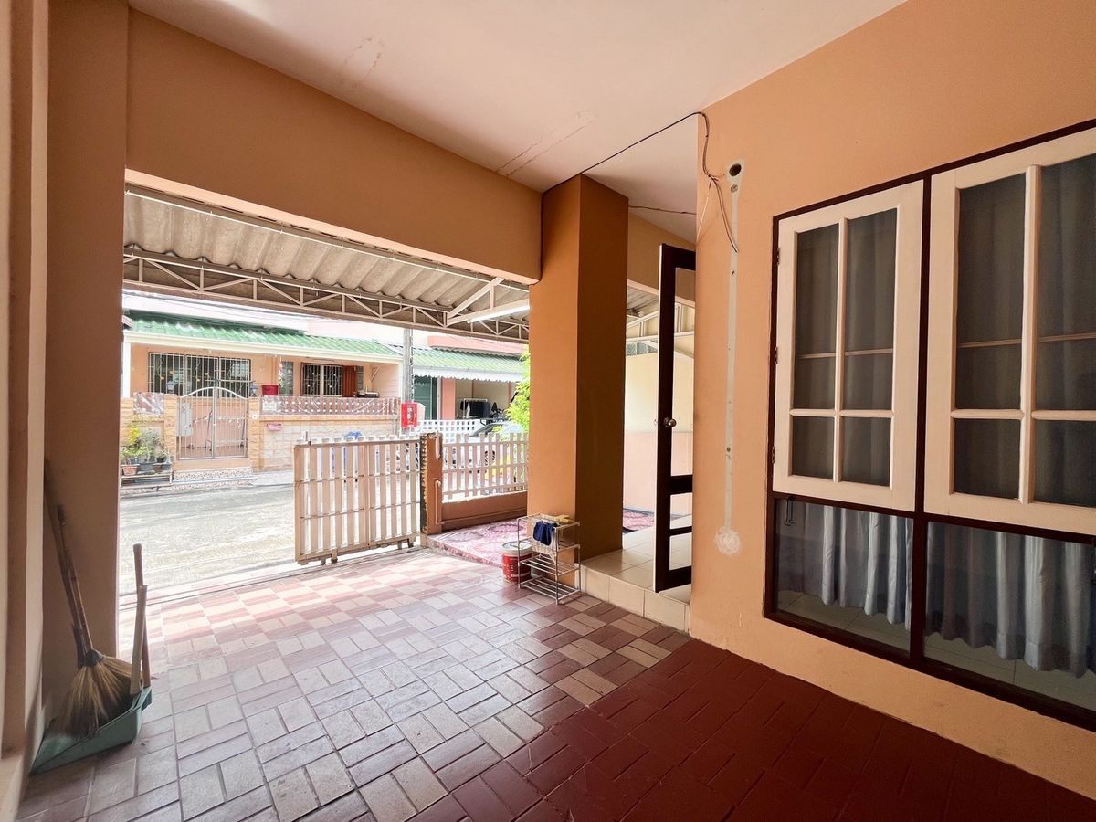 For SaleTownhomeSamut Prakan,Samrong : 🌈🌈 Townhome for sale in Soi Dragon, Lalie Ville, Srinakarin Thepharak, in and out in 2 ways, very convenient.