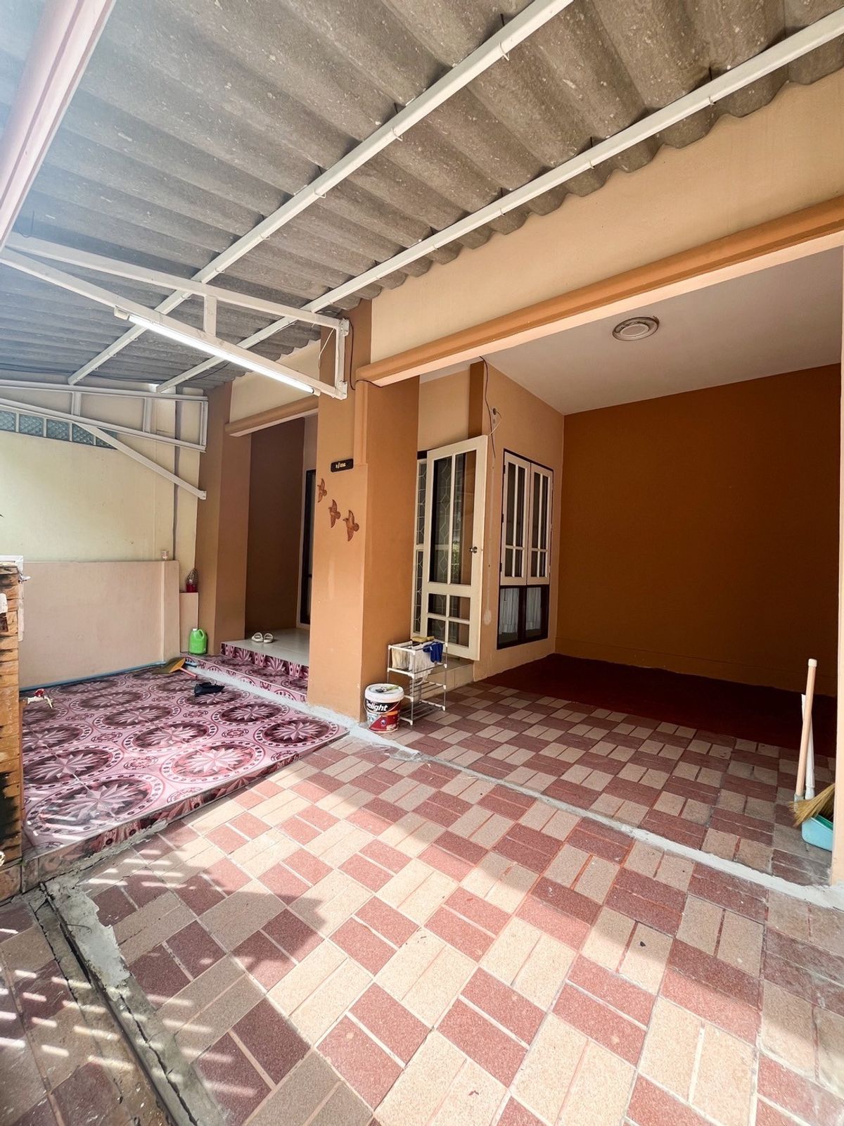For SaleTownhomeSamut Prakan,Samrong : 🌈🌈 Townhome for sale in Soi Dragon, Lalie Ville, Srinakarin Thepharak, in and out in 2 ways, very convenient.