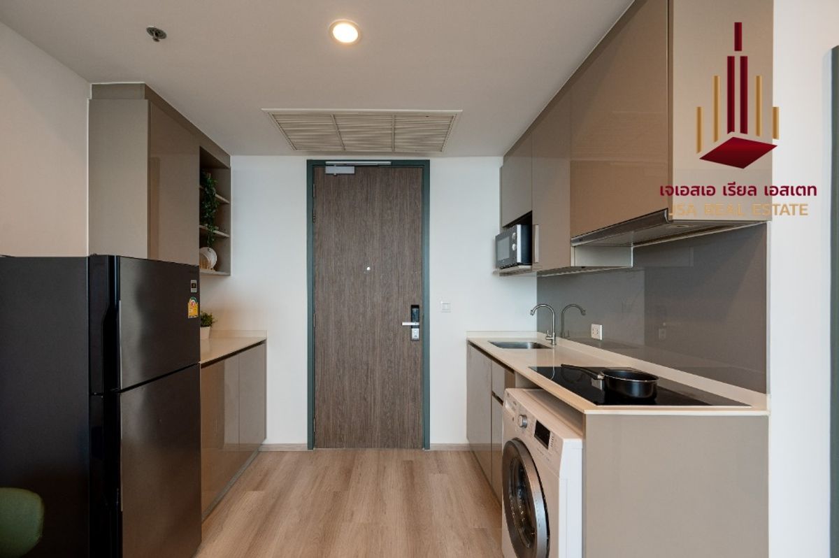 For SaleCondoOnnut, Udomsuk : ✨ For Sale: WHIZDOM ESSENCE CONDO ✨ 💰 ONLY 9,200,000 THB