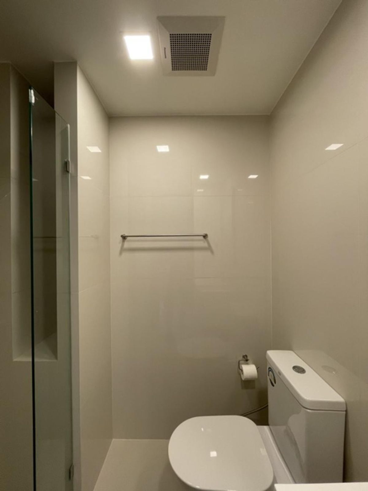 For SaleCondoKasetsart, Ratchayothin : Condo for sale in Centric Ratchayothin (Sentric Ratchayothin), Studio room 25 sq.m., 14th floor, the east view is not hot, 3 meters high, airy, full of compound, ready to approach Phiraphong Five 📞 087-808-3690