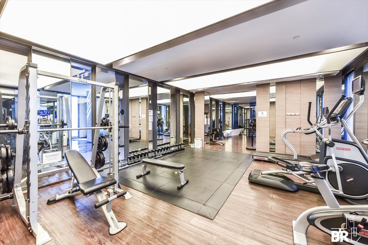 ขายคอนโดสาทร นราธิวาส : 🎉Stylish Functional Unit,The Bangkok Sathorn near BTS Surasak