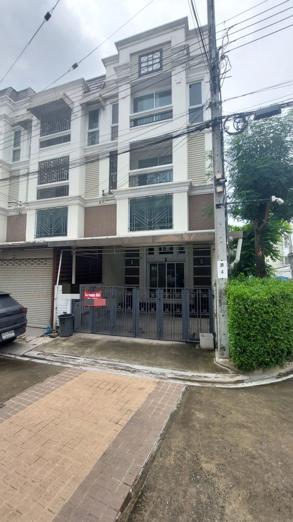 For RentTownhomeRathburana, Suksawat : Rent a 35 -class townhome, Bellevilleville, Soi Suksawat 18, after the corner is suitable for office.