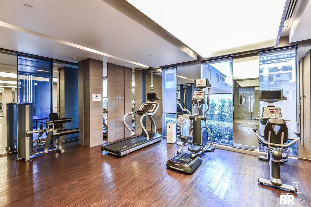 ขายคอนโดสาทร นราธิวาส : 🎉Stylish Functional Unit,The Bangkok Sathorn near BTS Surasak