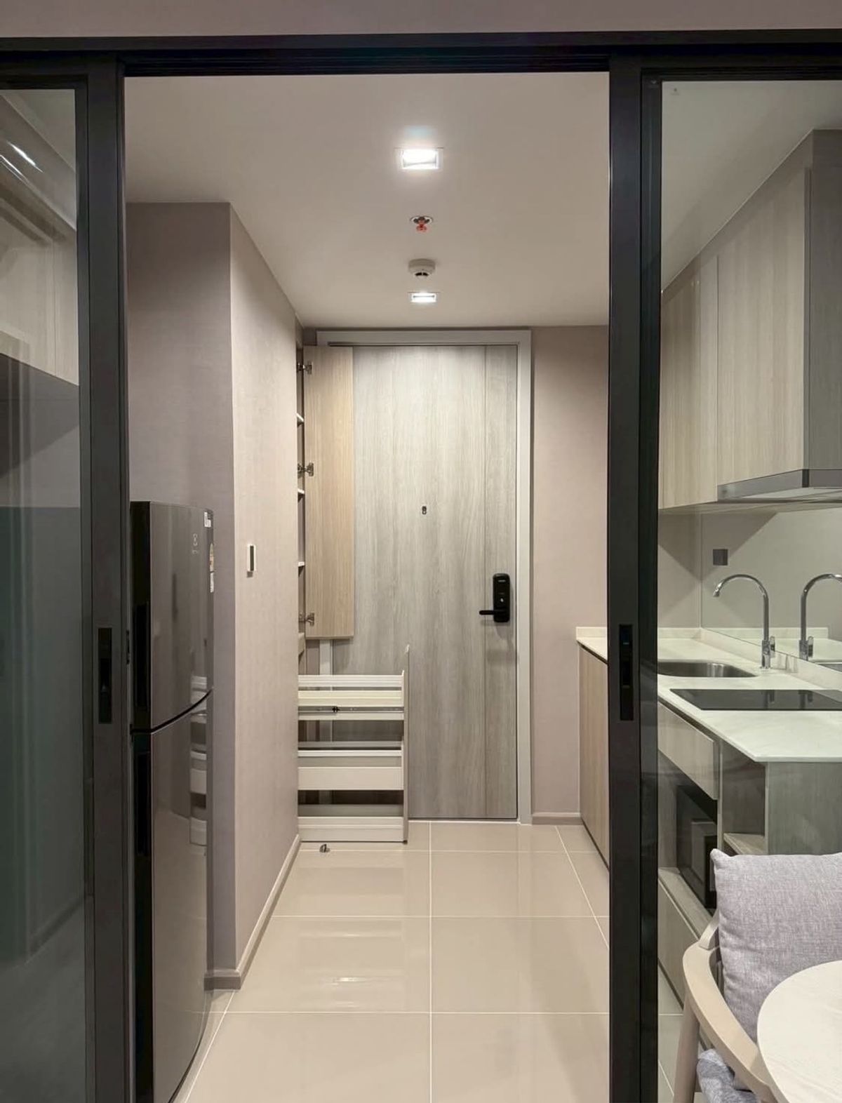 For RentCondoWongwianyai, Charoennakor : ให้เช่า ✨ Reference Sathorn - Wongwianyai ✨ เฟอร์นิเจอร์ และ เครื่องใช้ไฟฟ้าครบ ใกล้ BTS วงเวียนใหญ่