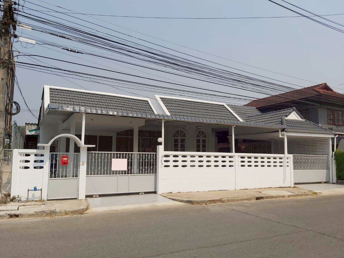 ให้เช่าบ้านเชียงใหม่ : บ้านให้เช่าเดือนละ 14,000 บาท ใกล้รร.วารีเพียง 5 นาที No.15H771