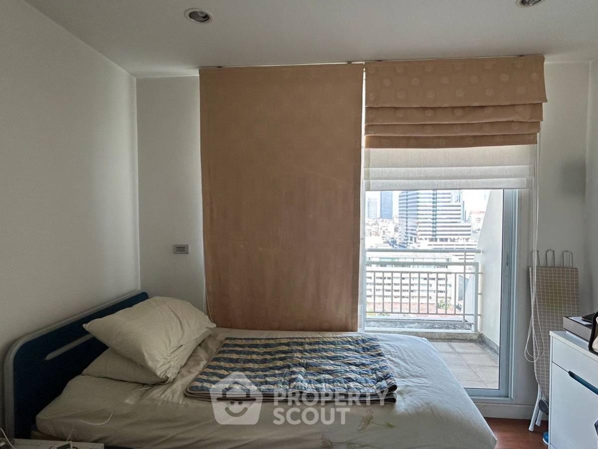 For SaleCondoSilom, Saladaeng, Bangrak : 2-BR Condo at Baan Siri Silom near BTS Surasak