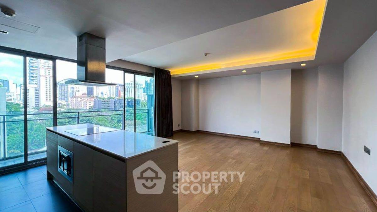 For SaleCondoSukhumvit, Asoke, Thonglor : 3-BR Condo at Via Botani near BTS Phrom Phong