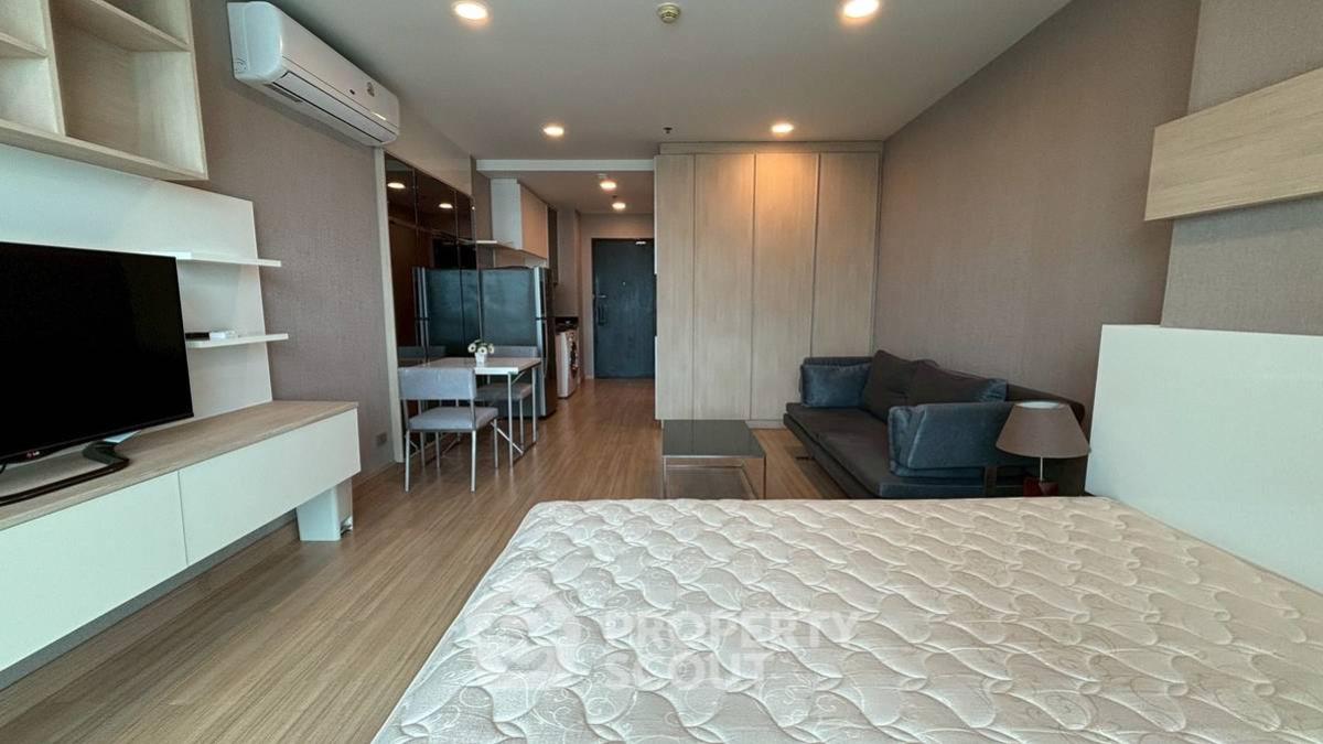 For SaleCondoOnnut, Udomsuk : 1-BR Condo at Sky Walk Residences near BTS Phra Khanong