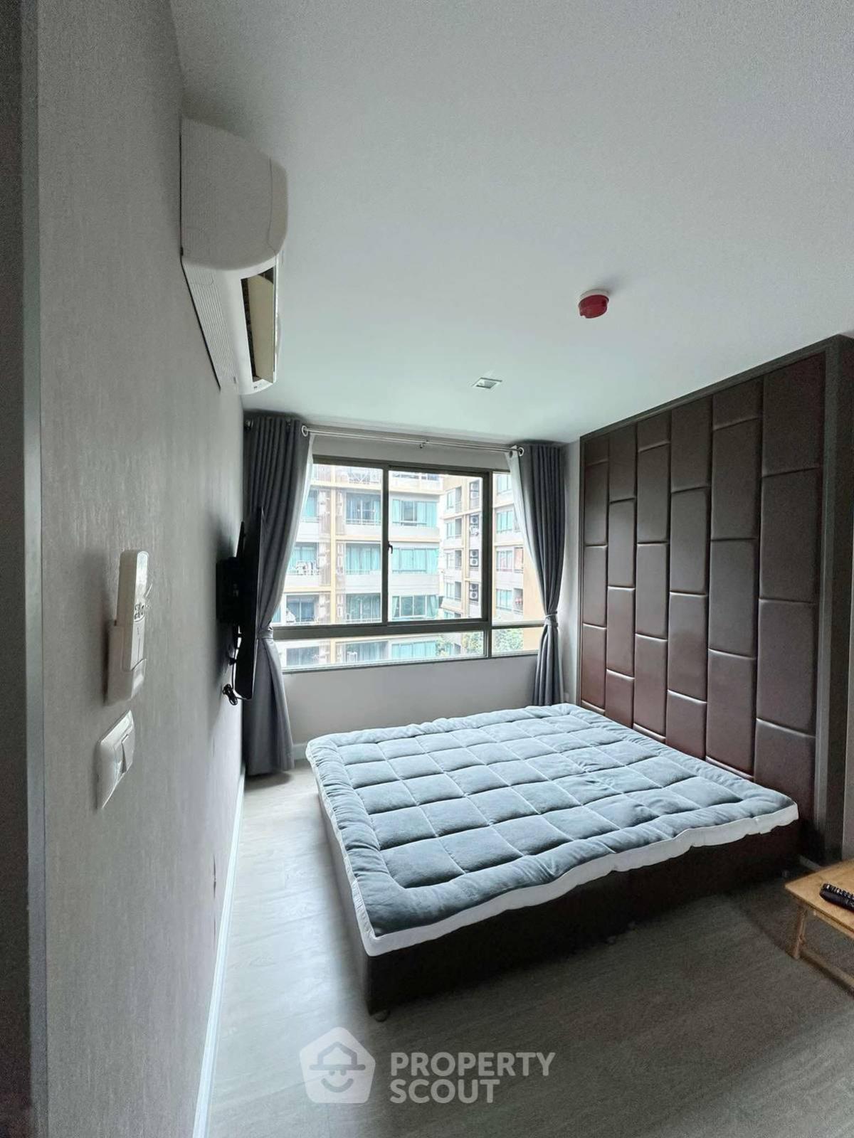 For SaleCondoRatchadapisek, Huaikwang, Suttisan : 1-BR Condo at Metro Luxe Ratchada near MRT Huai Khwang