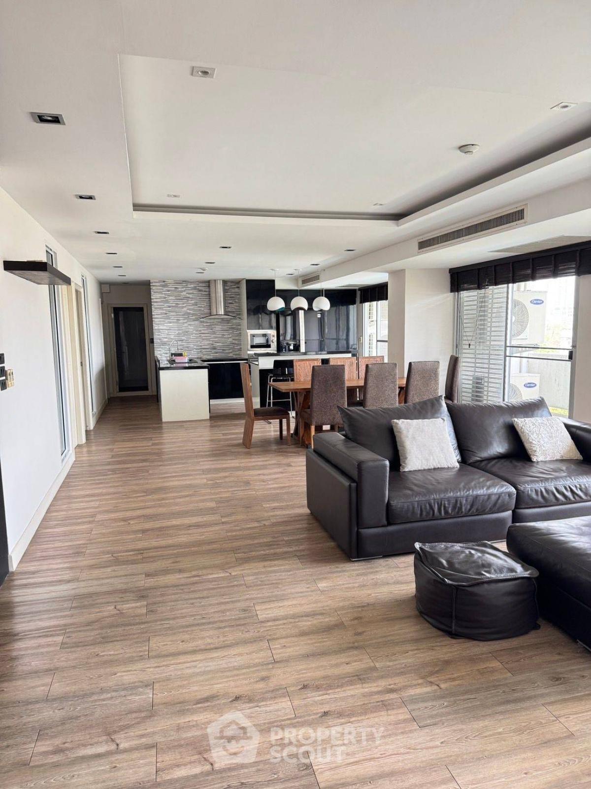For RentCondoSukhumvit, Asoke, Thonglor : Large Terrace Condominium in Thonglor