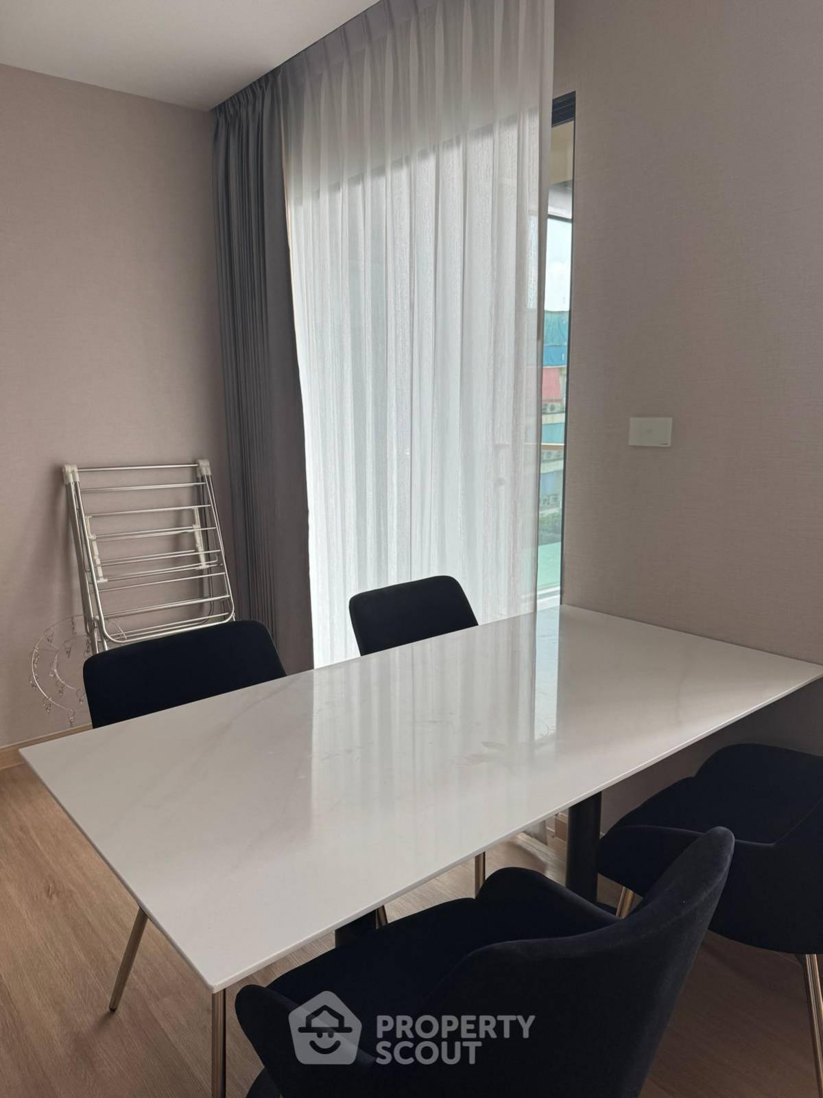 ขายคอนโดพระราม 9 เพชรบุรีตัดใหม่ RCA : คอนโด 2-ห้องนอน ที่ ลอยด์ ศูนย์วิจัย-ทองหล่อ ใน บางกะปิ