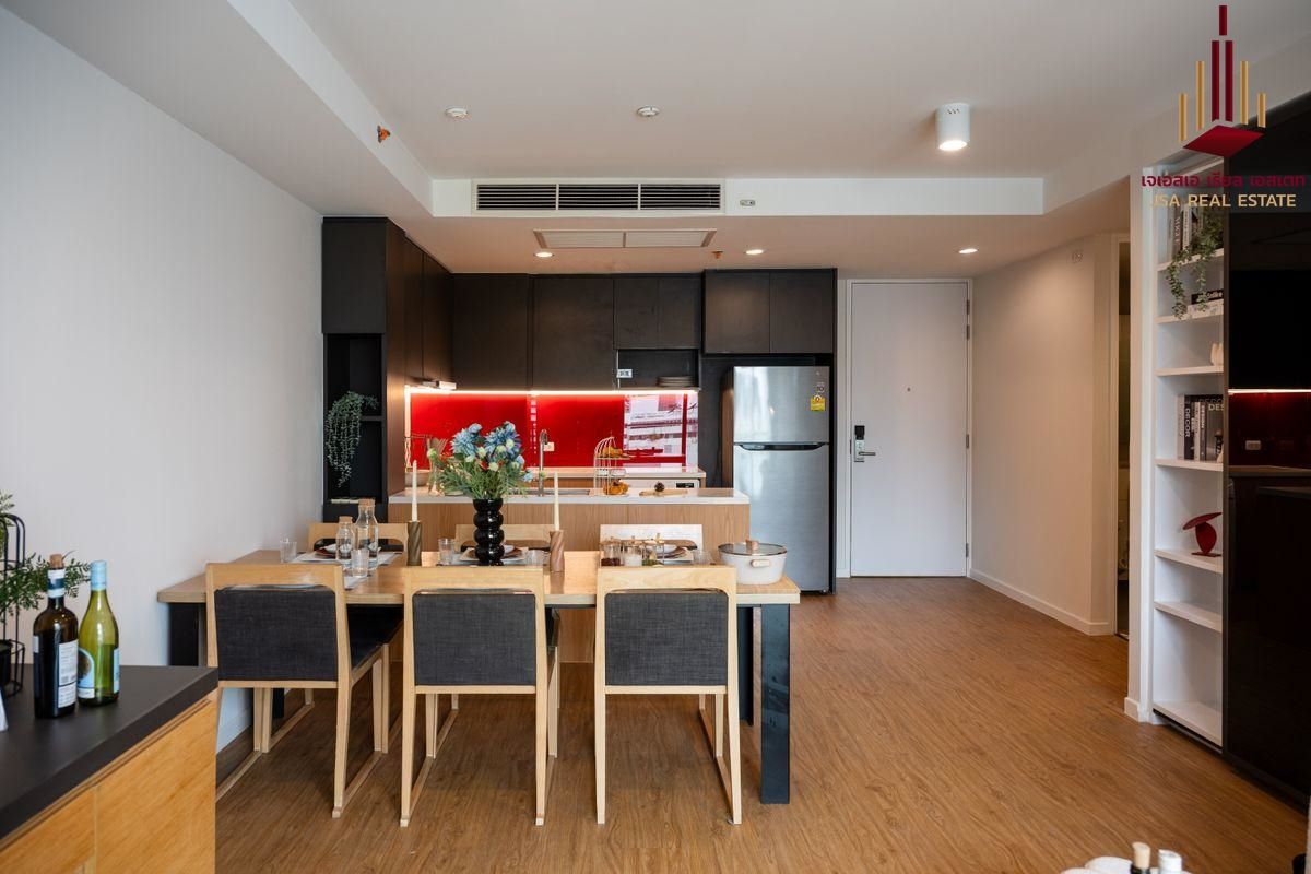 For SaleCondoSilom, Saladaeng, Bangrak : ✨ For Sale: Siamese Surawong Condo ✨ 💰 ONLY 14,900,000 THB