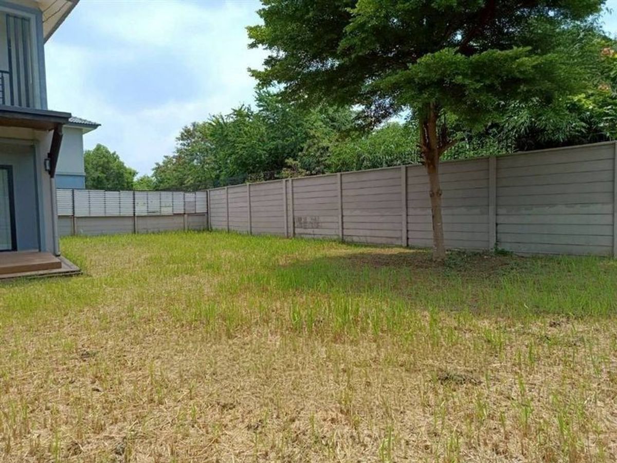 For RentHouseMin Buri, Romklao : For Rent The Plant Chalongkrung (Corner Plot) Unit 78/102