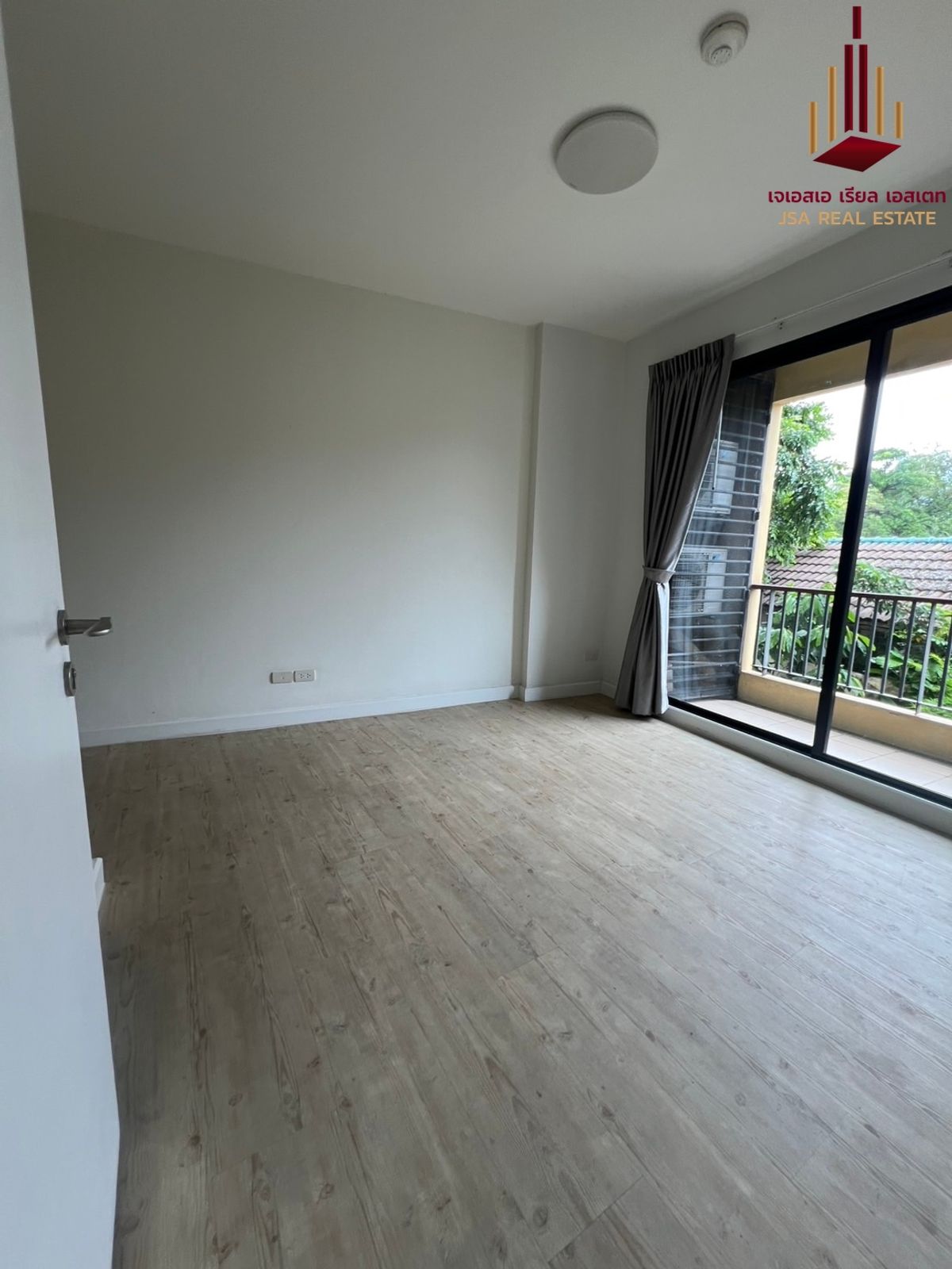 For SaleCondoOnnut, Udomsuk : ✨ For Sale: Sense Sukhumvit 68 Condo ✨ 💰 ONLY 2,580,000 THB